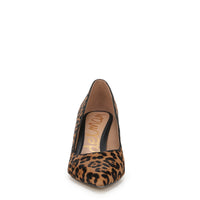 VIENNA POINTED TOE PUMP