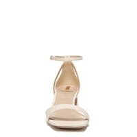 WILSON KITTEN HEEL