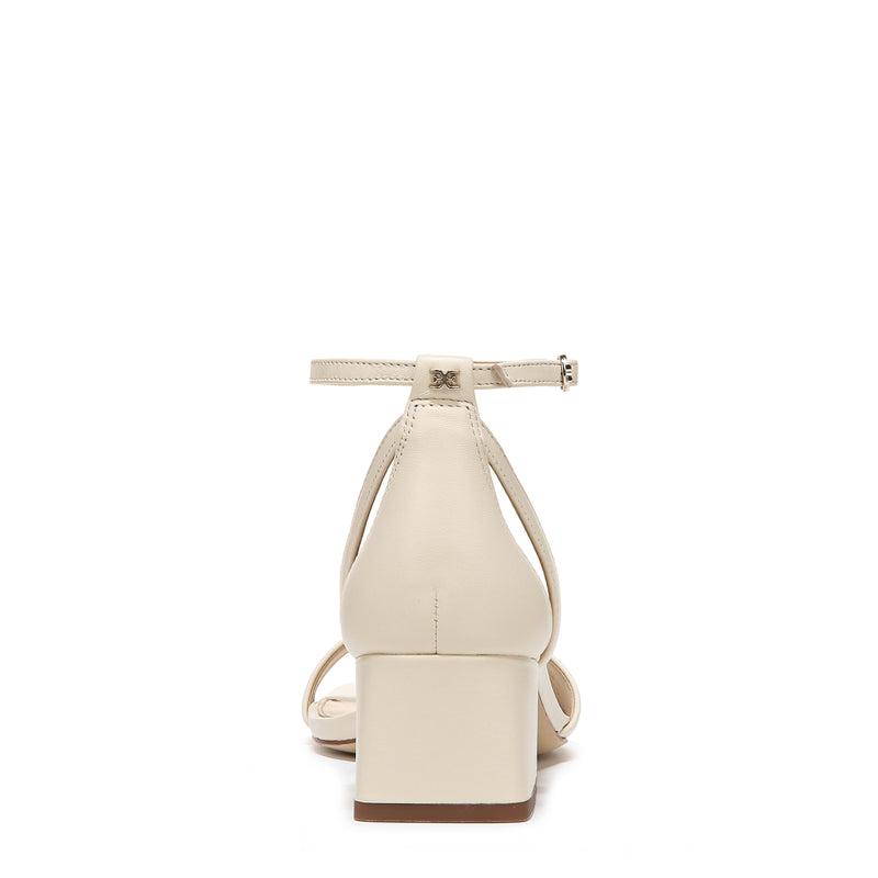 WILSON KITTEN HEEL