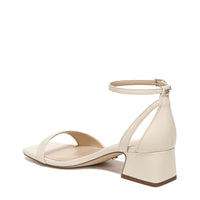WILSON KITTEN HEEL