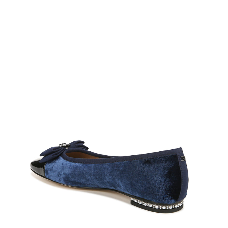 MAREN FLAT