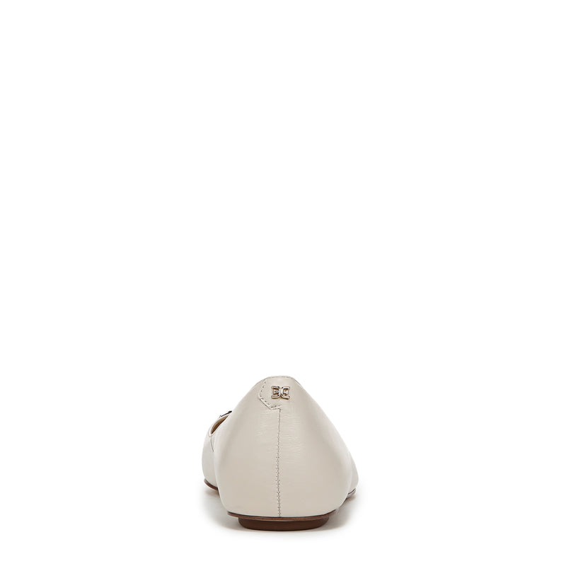 NORI POINTED TOE FLAT