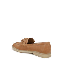 KARLY FLAT