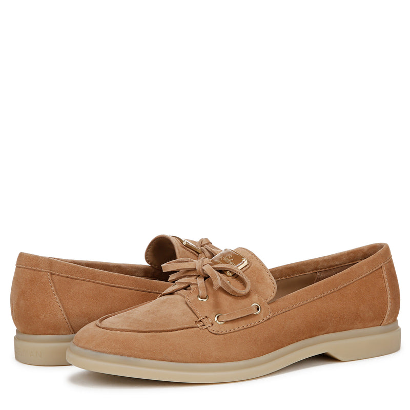 KARLY FLAT