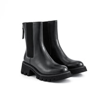 AGATA SHORT BOOT