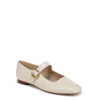 Michaela Mary Jane Flat